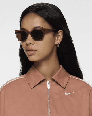 NIKE クレセントIIスクエアフレムサンクラス EV24018 010 NIKE クレセントIIスクエアフレムサンクラス EV24018 010 Nike